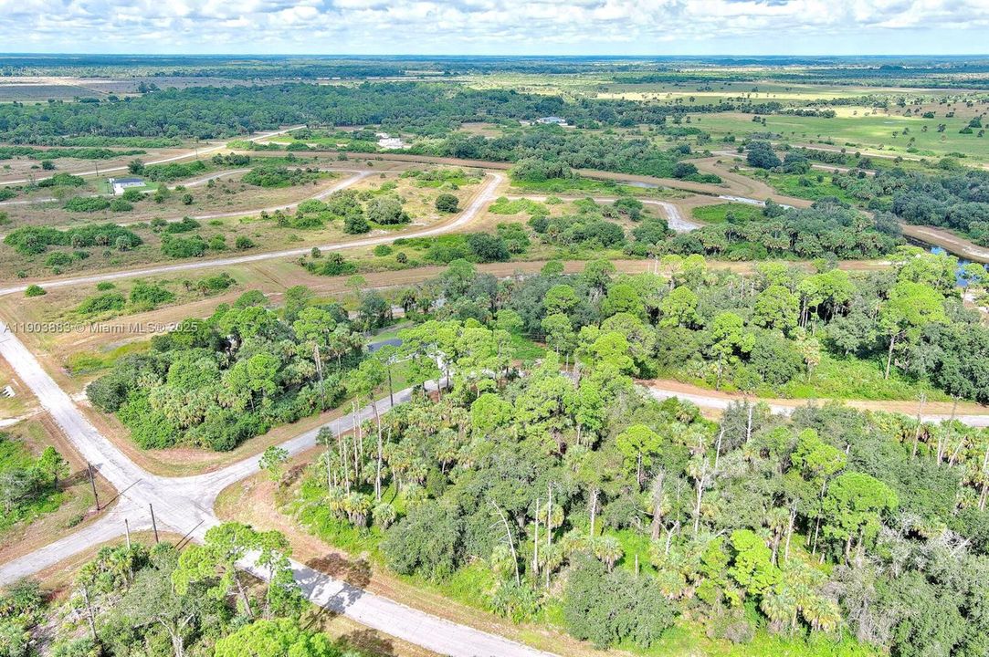 На продажу: $28,500 (0.23 acres)