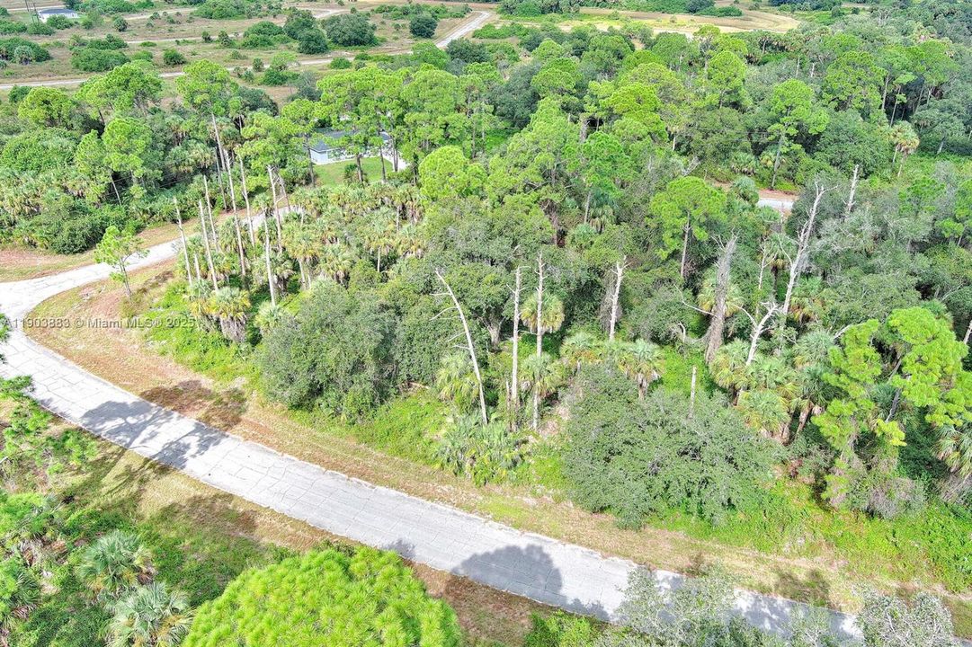 На продажу: $28,500 (0.23 acres)