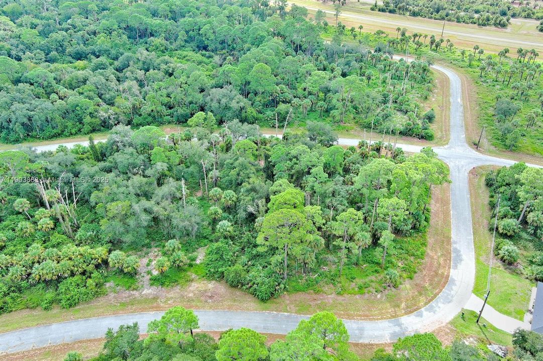 На продажу: $28,500 (0.23 acres)