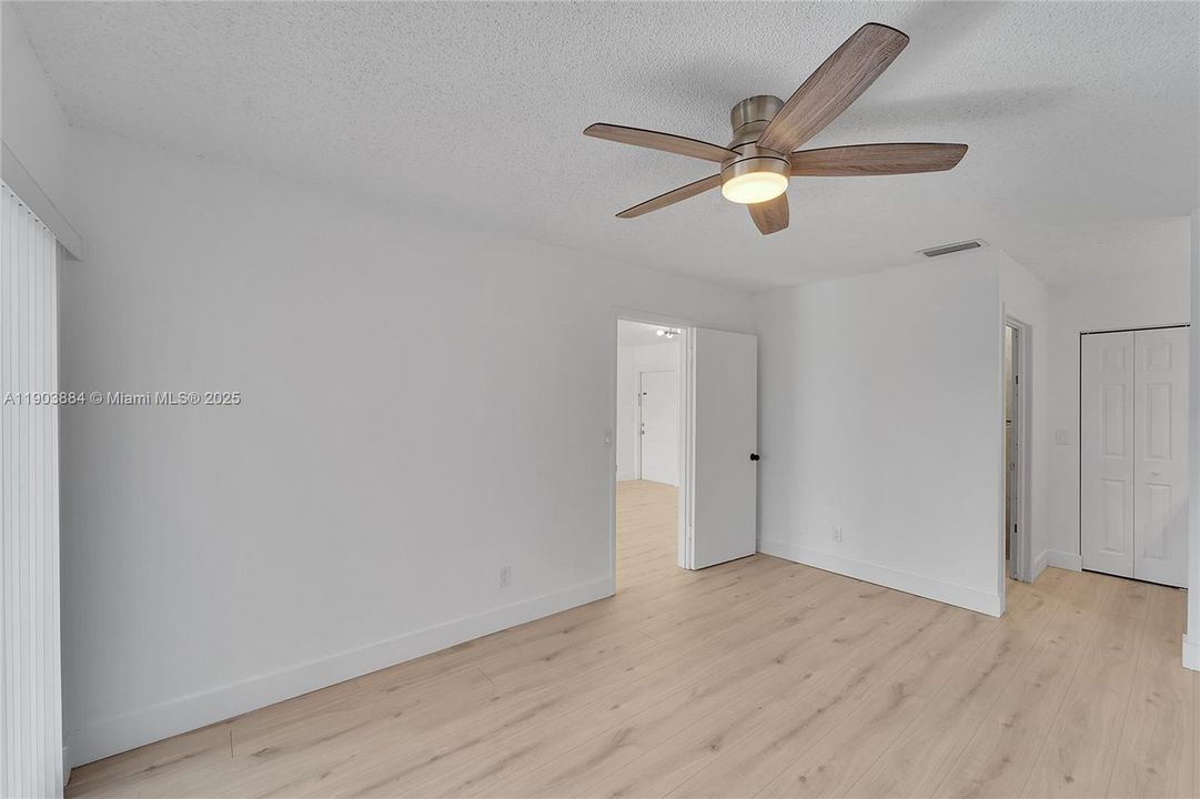 Active With Contract: $2,450 (3 beds, 2 baths, 858 Square Feet)