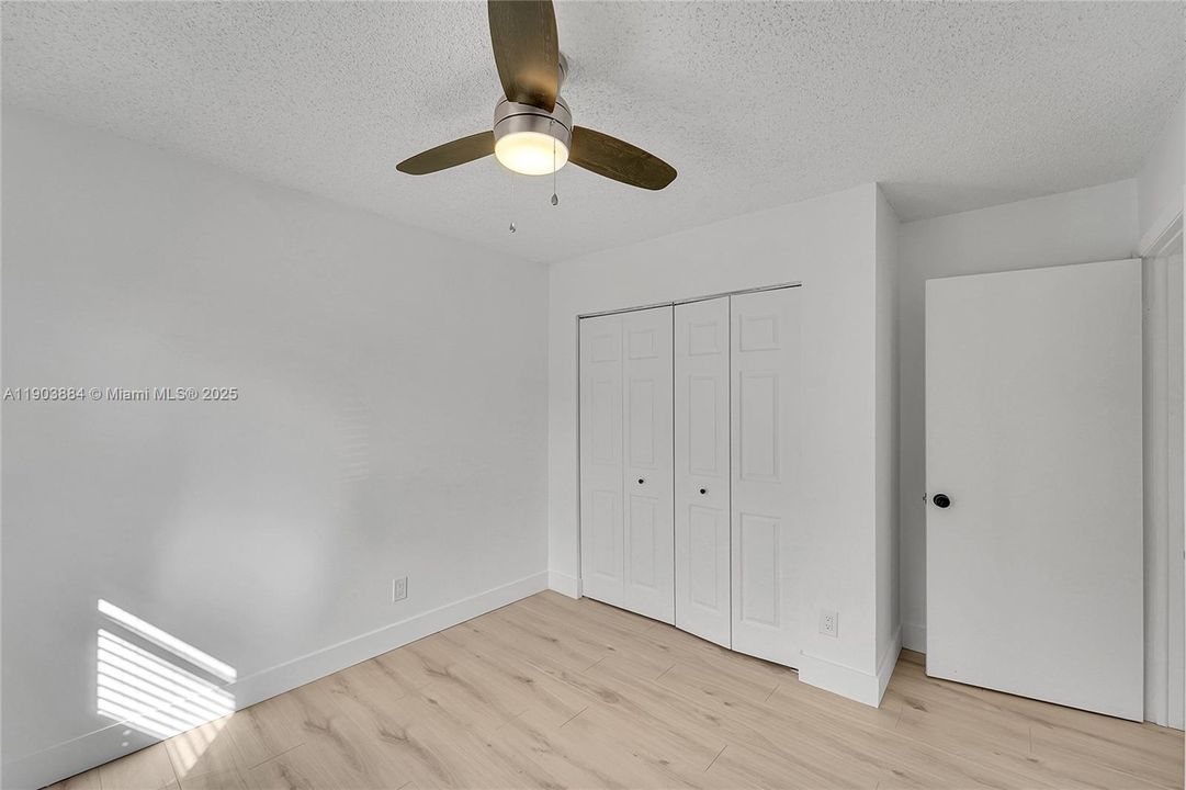 Active With Contract: $2,450 (3 beds, 2 baths, 858 Square Feet)