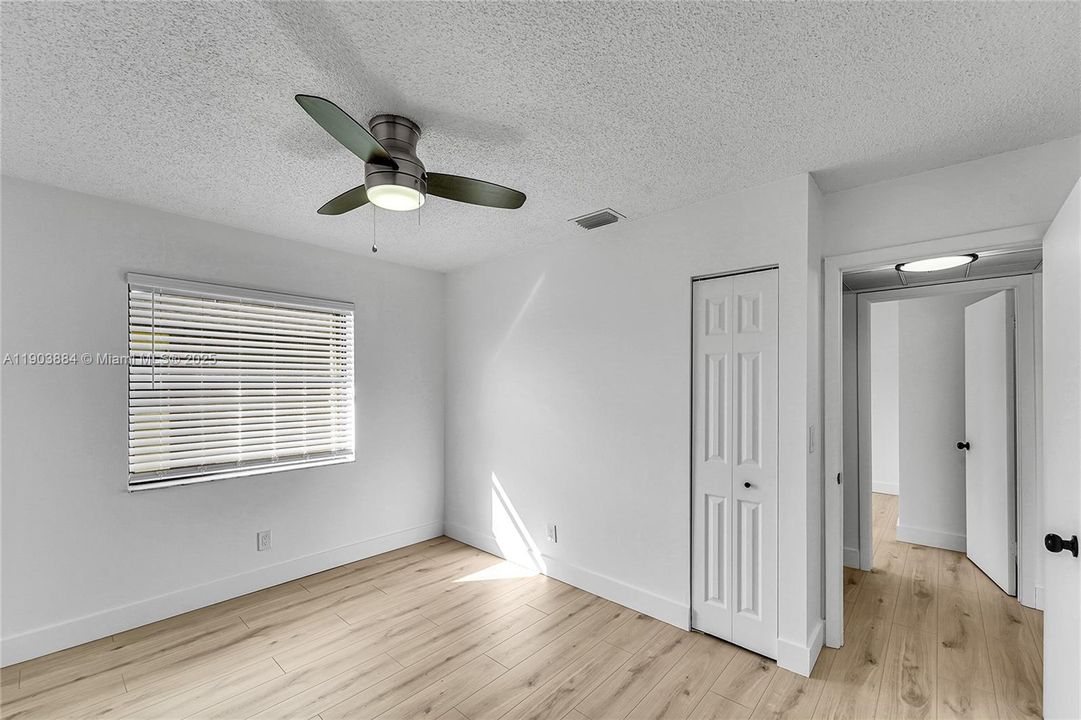 Active With Contract: $2,450 (3 beds, 2 baths, 858 Square Feet)