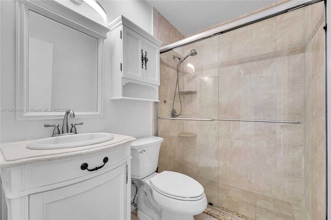 Active With Contract: $2,450 (3 beds, 2 baths, 858 Square Feet)