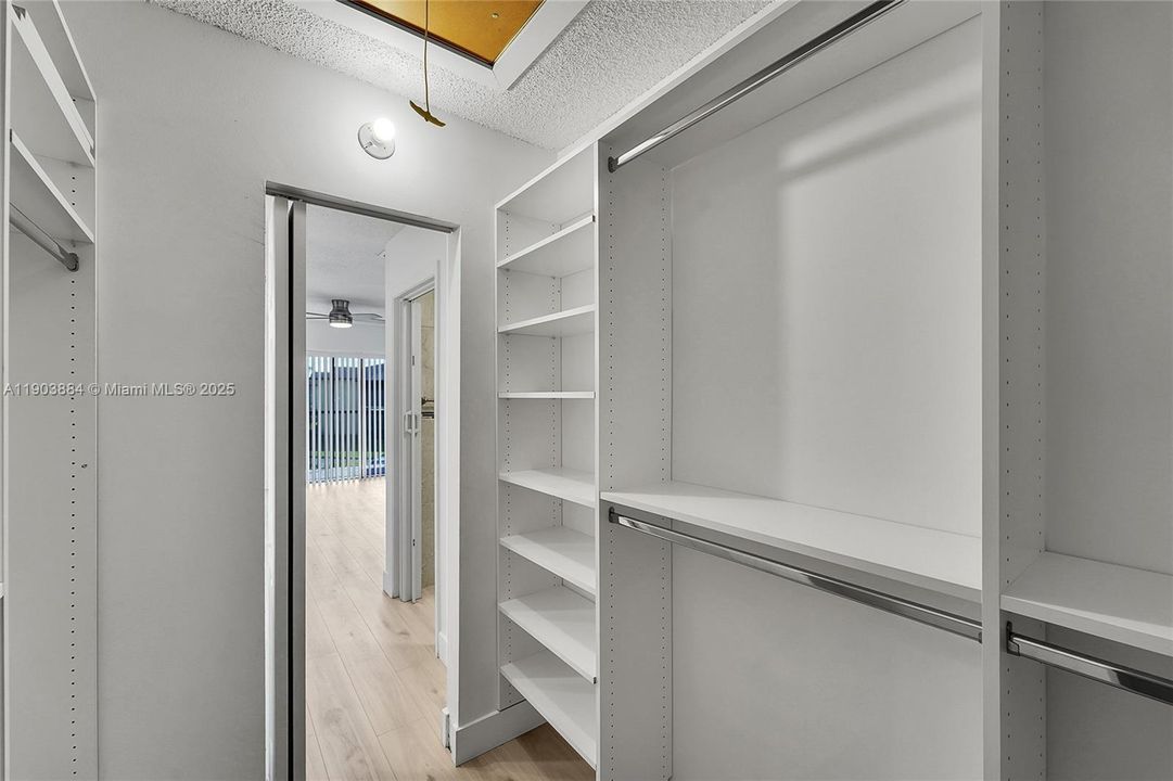 Active With Contract: $2,450 (3 beds, 2 baths, 858 Square Feet)