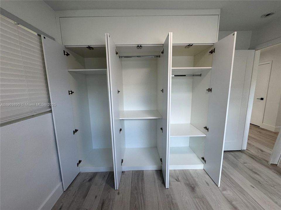 Под контрактом: $4,000 (3 спален, 2 ванн, 1204 Квадратных фут)