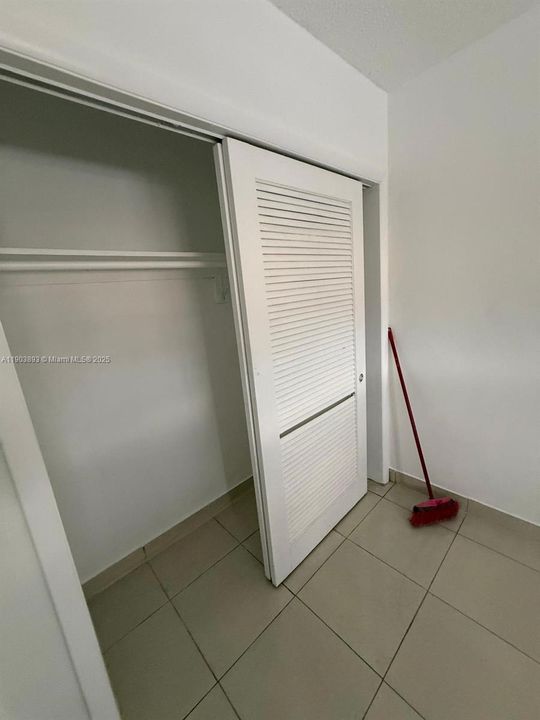 Recently Rented: $2,900 (3 beds, 2 baths, 1769 Square Feet)