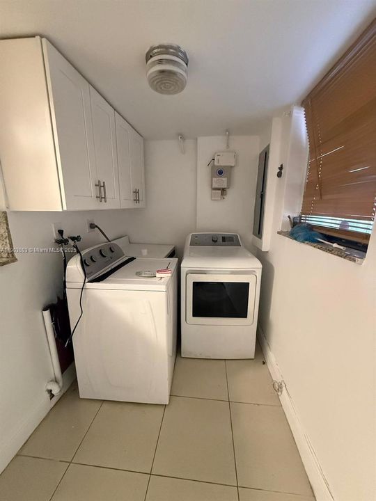 Recently Rented: $2,900 (3 beds, 2 baths, 1769 Square Feet)