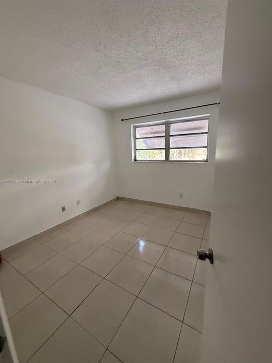 Recently Rented: $2,900 (3 beds, 2 baths, 1769 Square Feet)