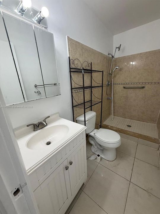 Recently Rented: $2,900 (3 beds, 2 baths, 1769 Square Feet)