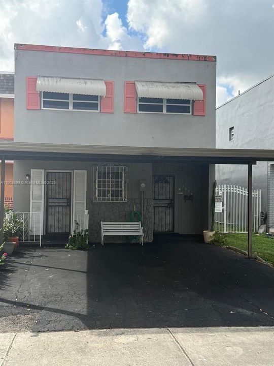 Recently Rented: $2,900 (3 beds, 2 baths, 1769 Square Feet)