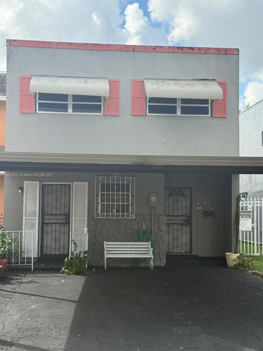 Recently Rented: $2,900 (3 beds, 2 baths, 1769 Square Feet)