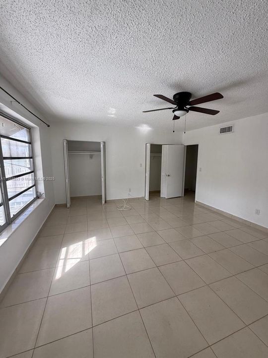 Recently Rented: $2,900 (3 beds, 2 baths, 1769 Square Feet)