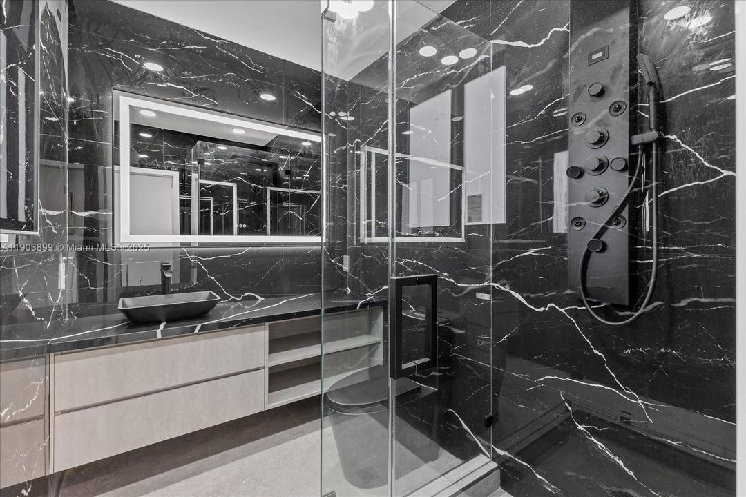 For Rent: $6,850 (5 beds, 3 baths, 1970 Square Feet)