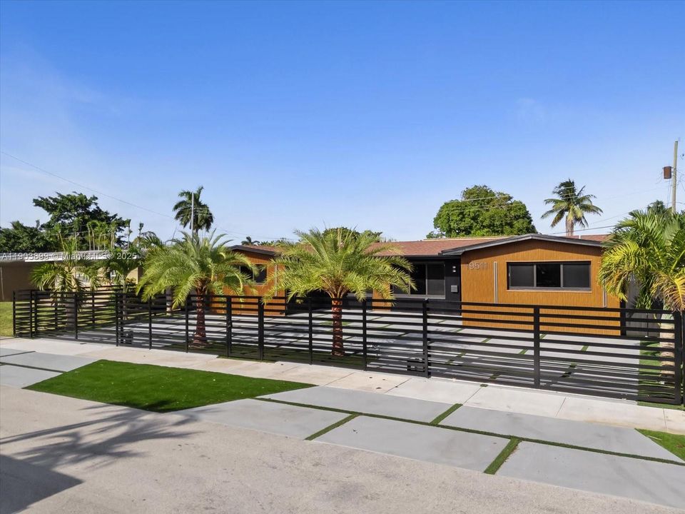 For Rent: $6,850 (5 beds, 3 baths, 1970 Square Feet)