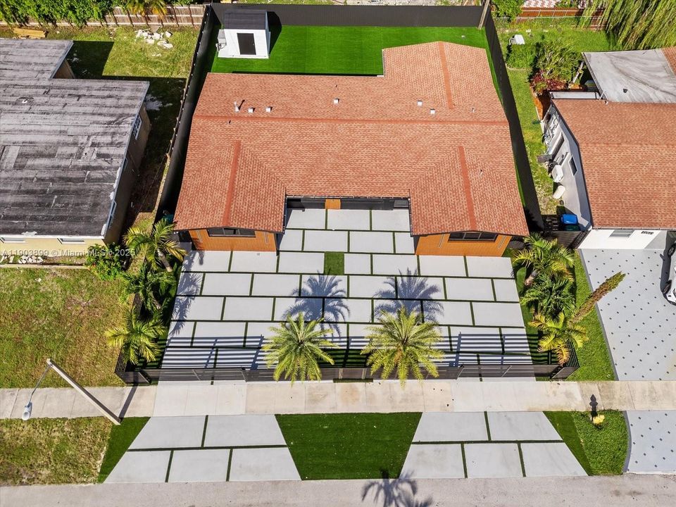 For Rent: $6,850 (5 beds, 3 baths, 1970 Square Feet)