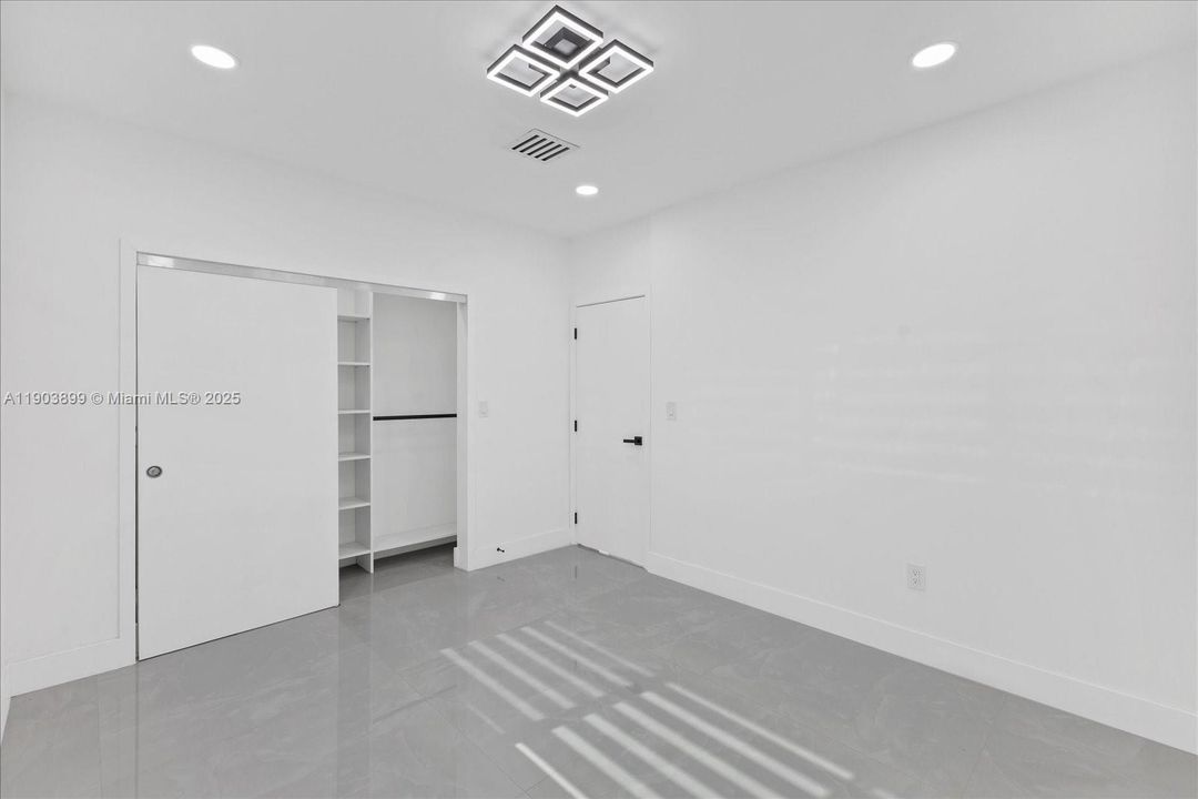 For Rent: $6,850 (5 beds, 3 baths, 1970 Square Feet)