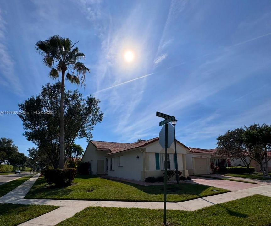 For Sale: $415,000 (3 beds, 2 baths, 1570 Square Feet)