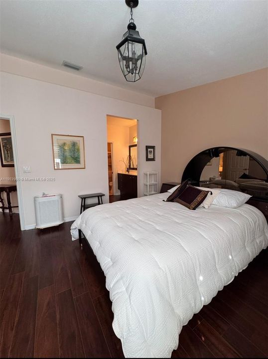 For Sale: $415,000 (3 beds, 2 baths, 1570 Square Feet)