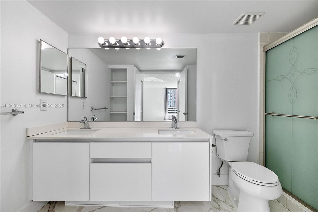 Recently Rented: $3,000 (2 beds, 2 baths, 1181 Square Feet)