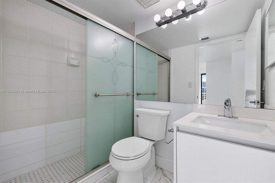 Recently Rented: $3,000 (2 beds, 2 baths, 1181 Square Feet)