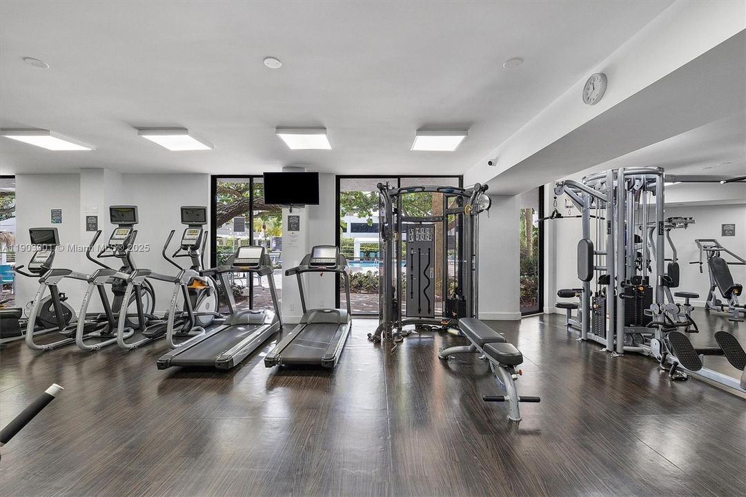 Recently Rented: $3,000 (2 beds, 2 baths, 1181 Square Feet)