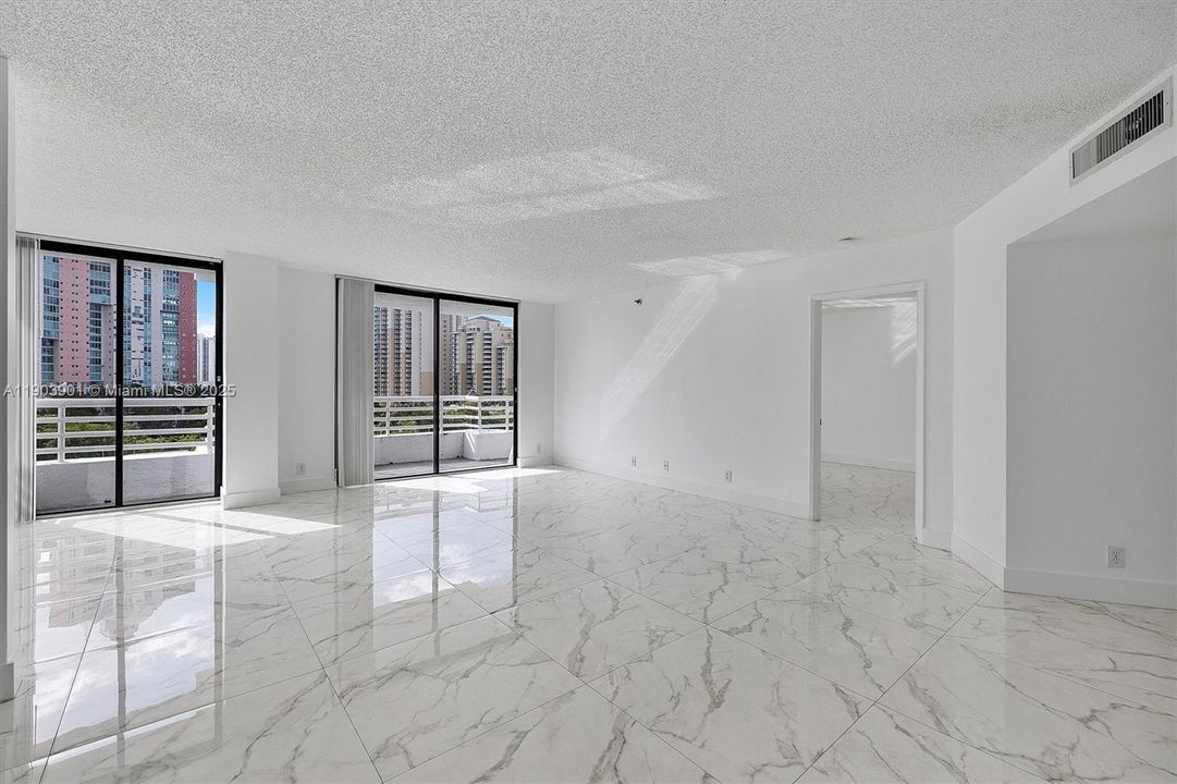 Recently Rented: $3,000 (2 beds, 2 baths, 1181 Square Feet)