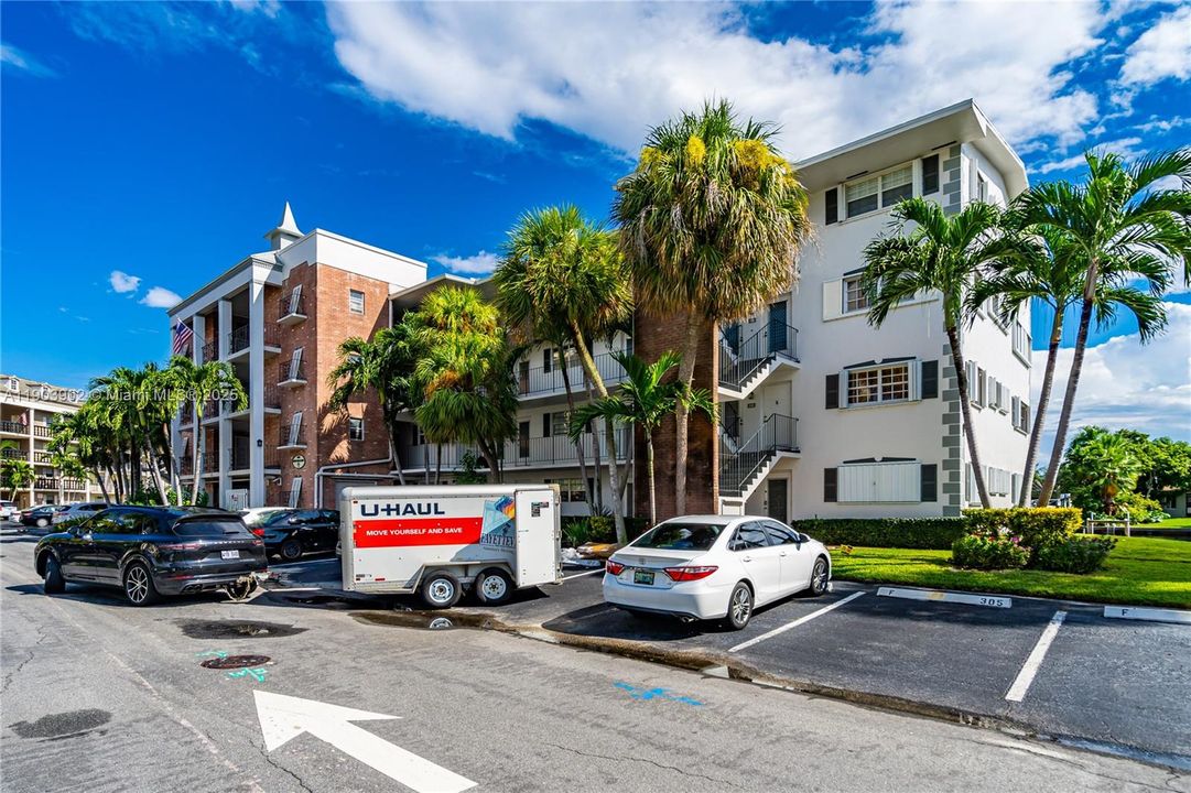 На продажу: $285,000 (2 спален, 2 ванн, 1050 Квадратных фут)