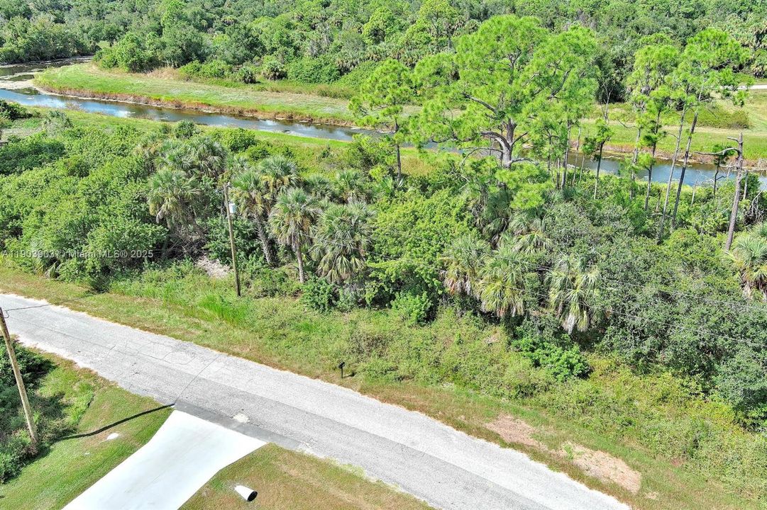 For Sale: $19,000 (0.25 acres)