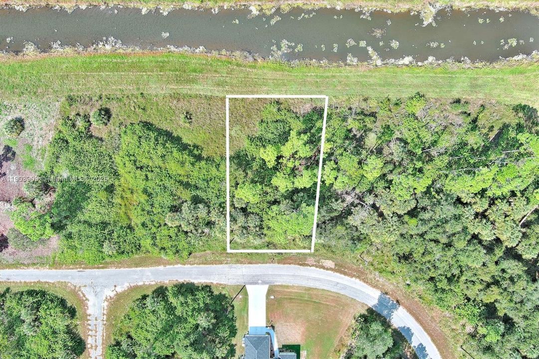 For Sale: $19,000 (0.25 acres)