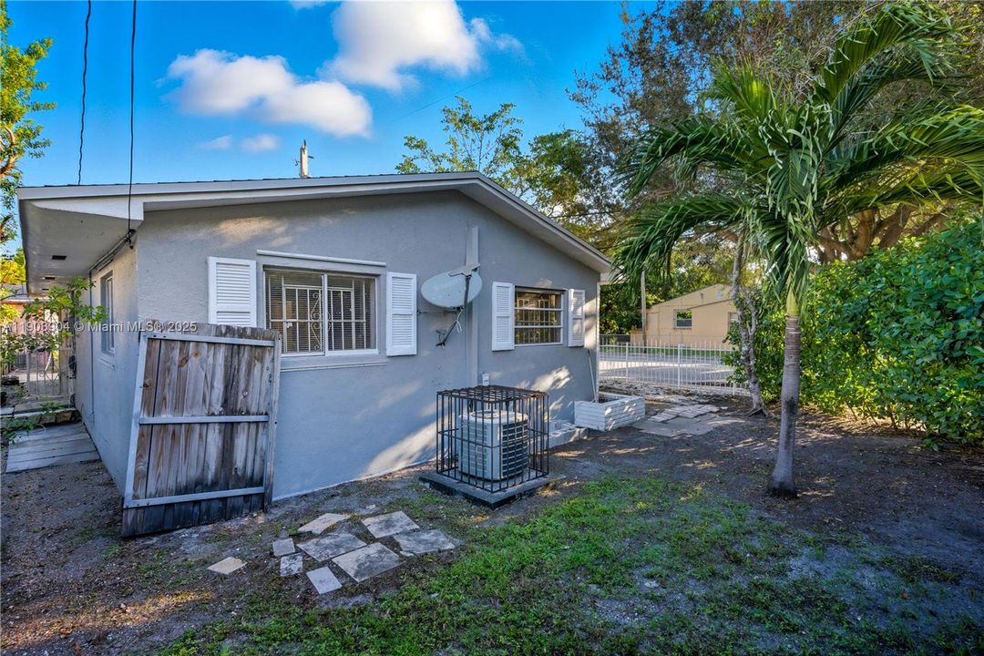 最近租的: $2,895 (3 贝兹, 2 浴室, 1196 平方英尺)