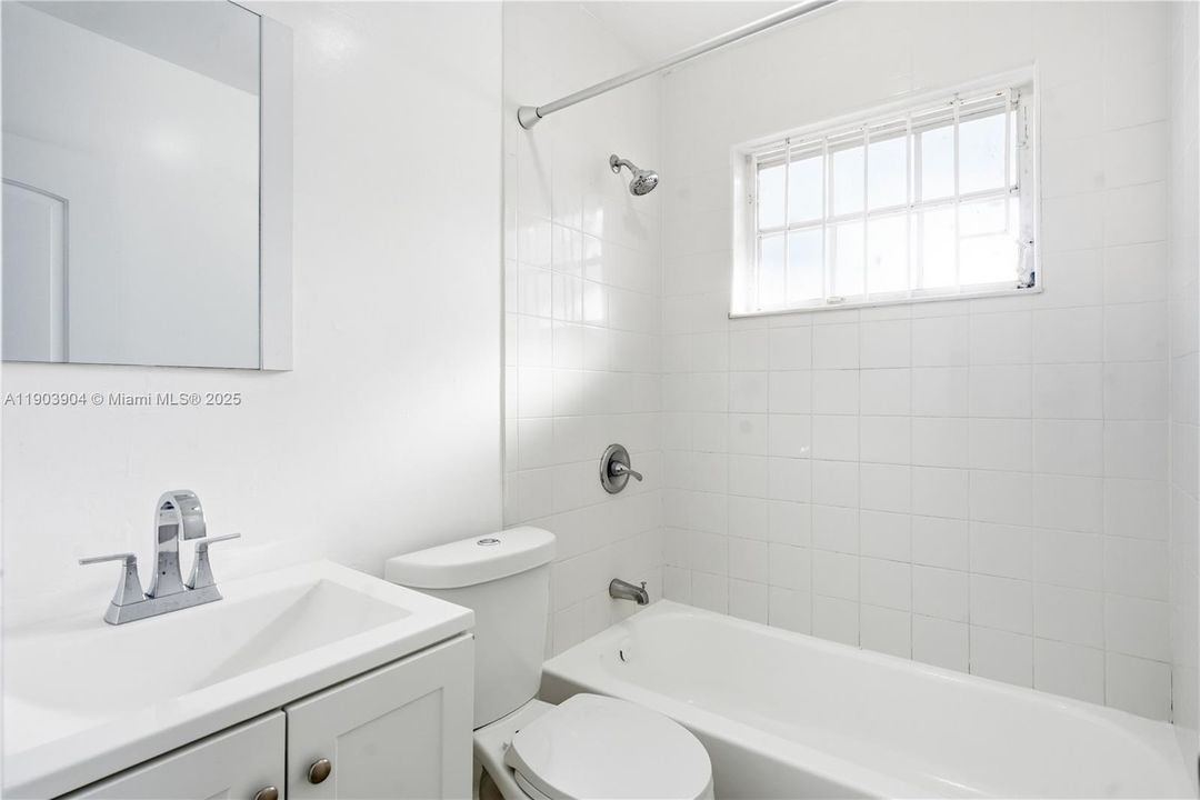 最近租的: $2,895 (3 贝兹, 2 浴室, 1196 平方英尺)