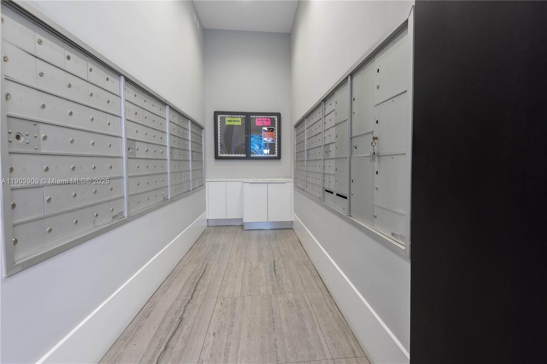 For Rent: $2,300 (2 beds, 1 baths, 1115 Square Feet)