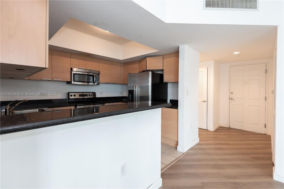 For Rent: $2,300 (2 beds, 1 baths, 1115 Square Feet)