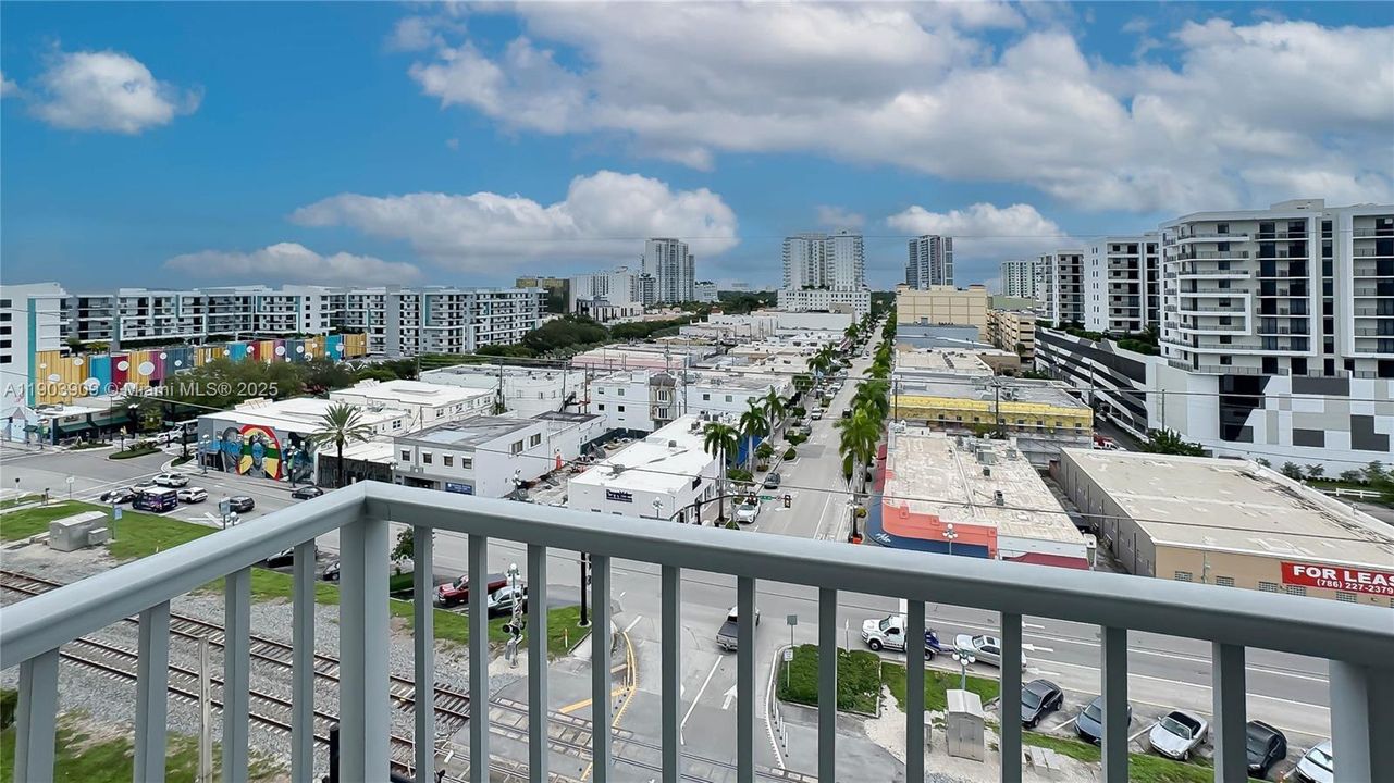 For Rent: $2,300 (2 beds, 1 baths, 1115 Square Feet)