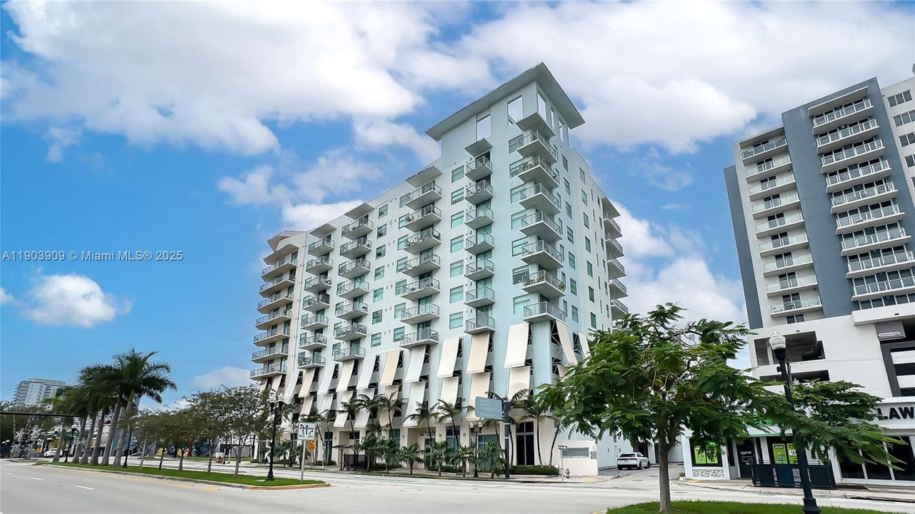 For Rent: $2,300 (2 beds, 1 baths, 1115 Square Feet)