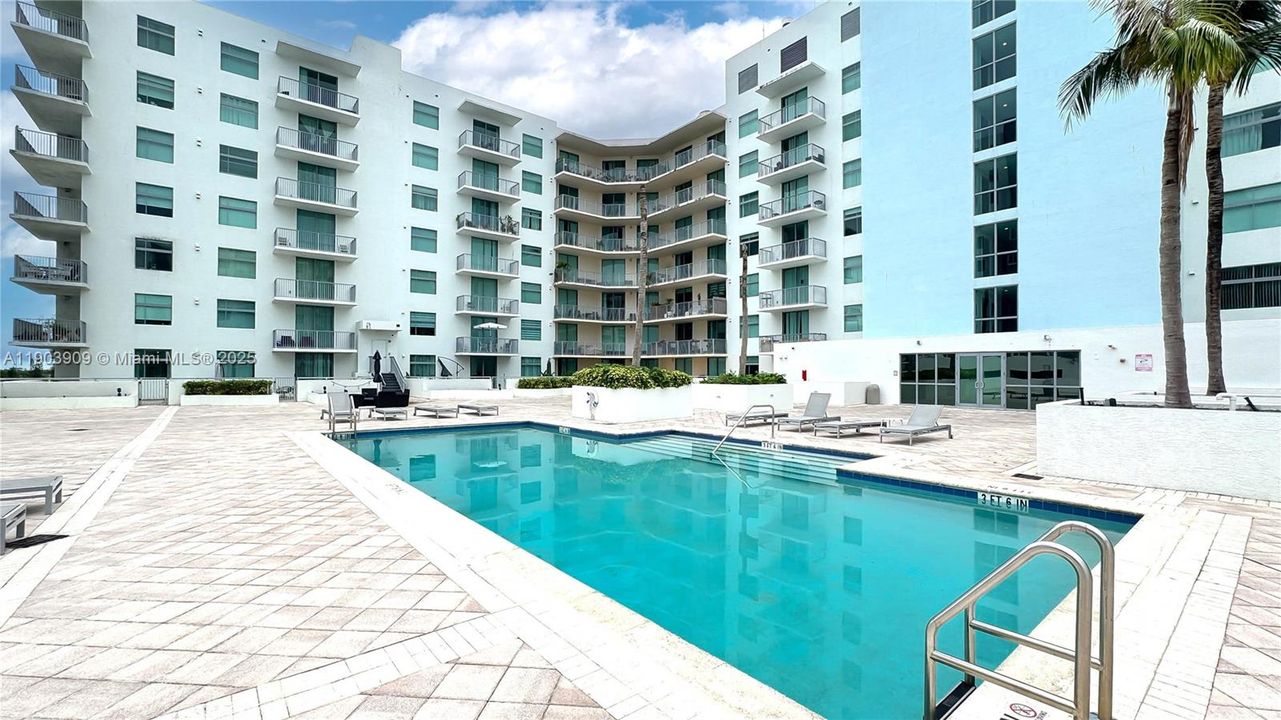 For Rent: $2,300 (2 beds, 1 baths, 1115 Square Feet)