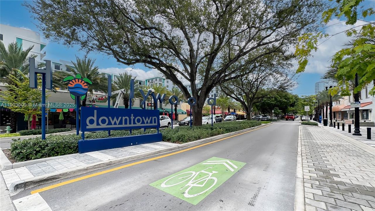 For Rent: $2,300 (2 beds, 1 baths, 1115 Square Feet)