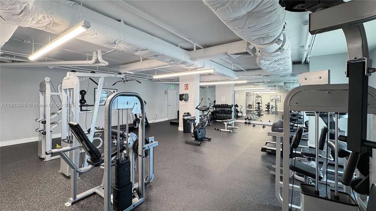 For Rent: $2,300 (2 beds, 1 baths, 1115 Square Feet)