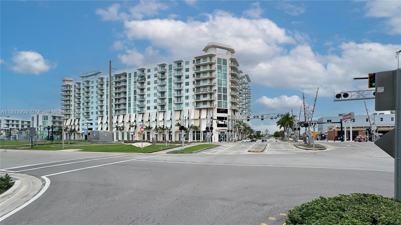 For Rent: $2,300 (2 beds, 1 baths, 1115 Square Feet)