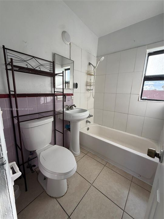 For Rent: $1,450 (1 beds, 1 baths, 550 Square Feet)