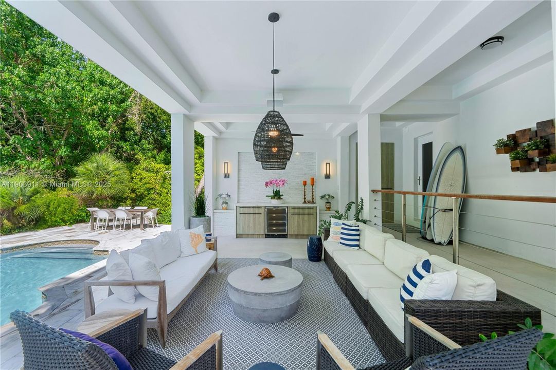 Recently Rented: $18,500 (4 beds, 3 baths, 2912 Square Feet)