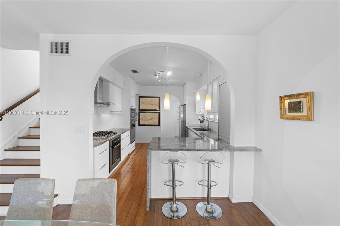 Recently Rented: $18,500 (4 beds, 3 baths, 2912 Square Feet)