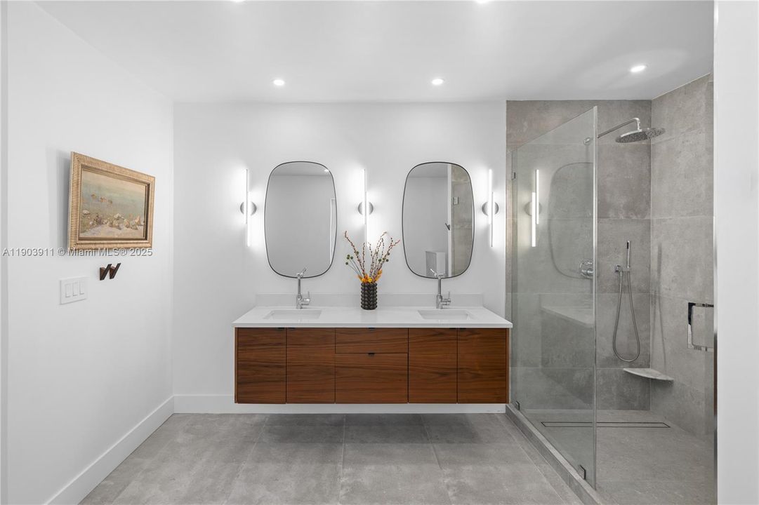 Recently Rented: $18,500 (4 beds, 3 baths, 2912 Square Feet)