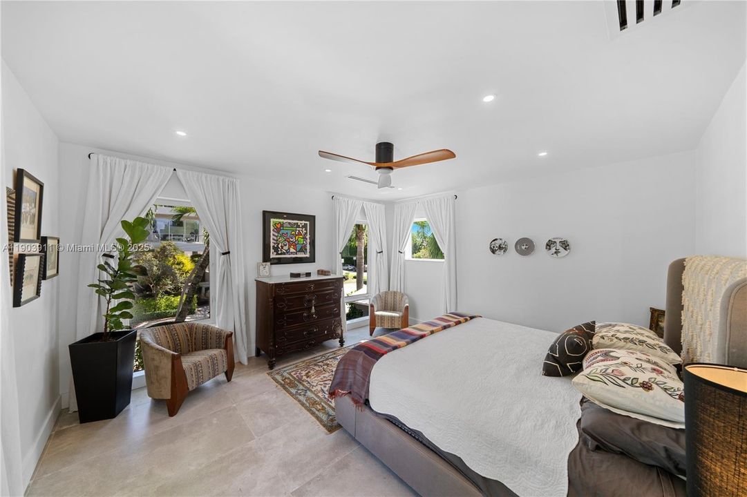 Recently Rented: $18,500 (4 beds, 3 baths, 2912 Square Feet)