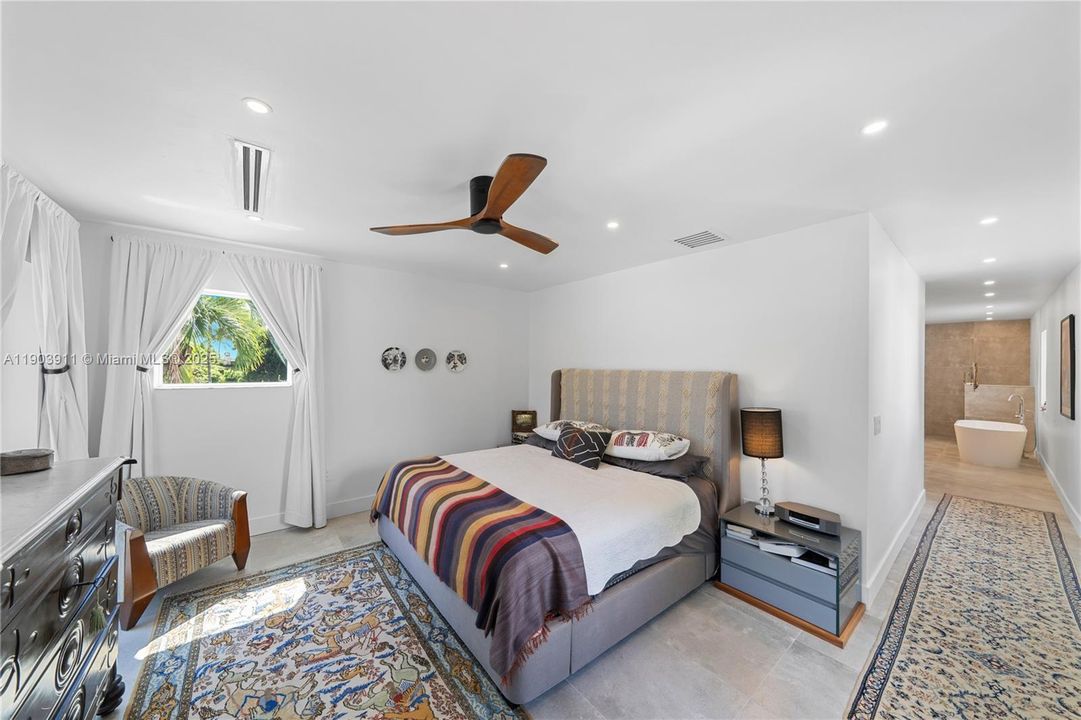 Recently Rented: $18,500 (4 beds, 3 baths, 2912 Square Feet)