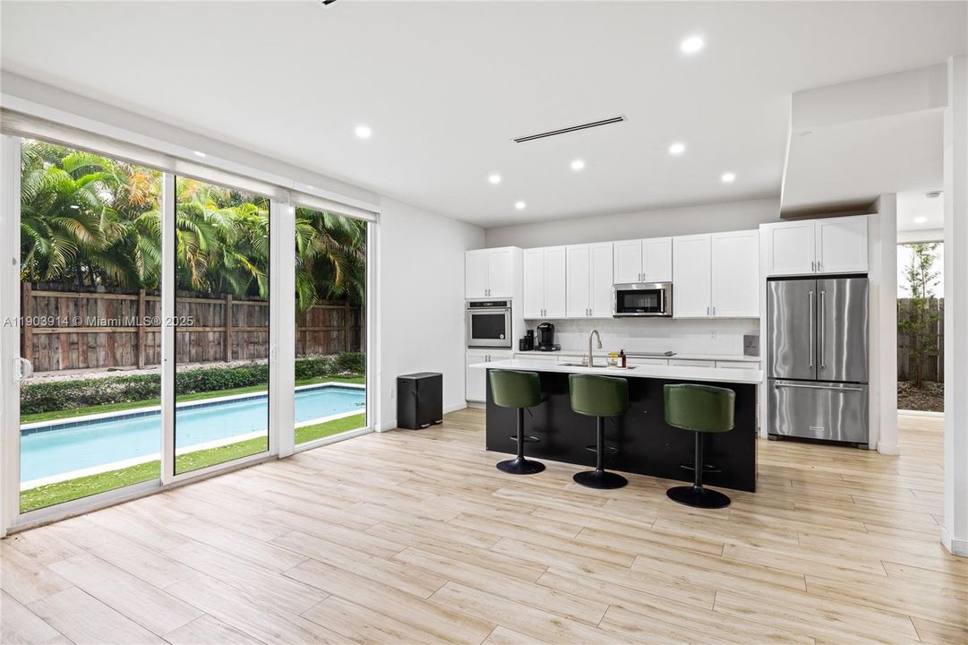 Active With Contract: $2,400,000 (5 beds, 4 baths, 3624 Square Feet)