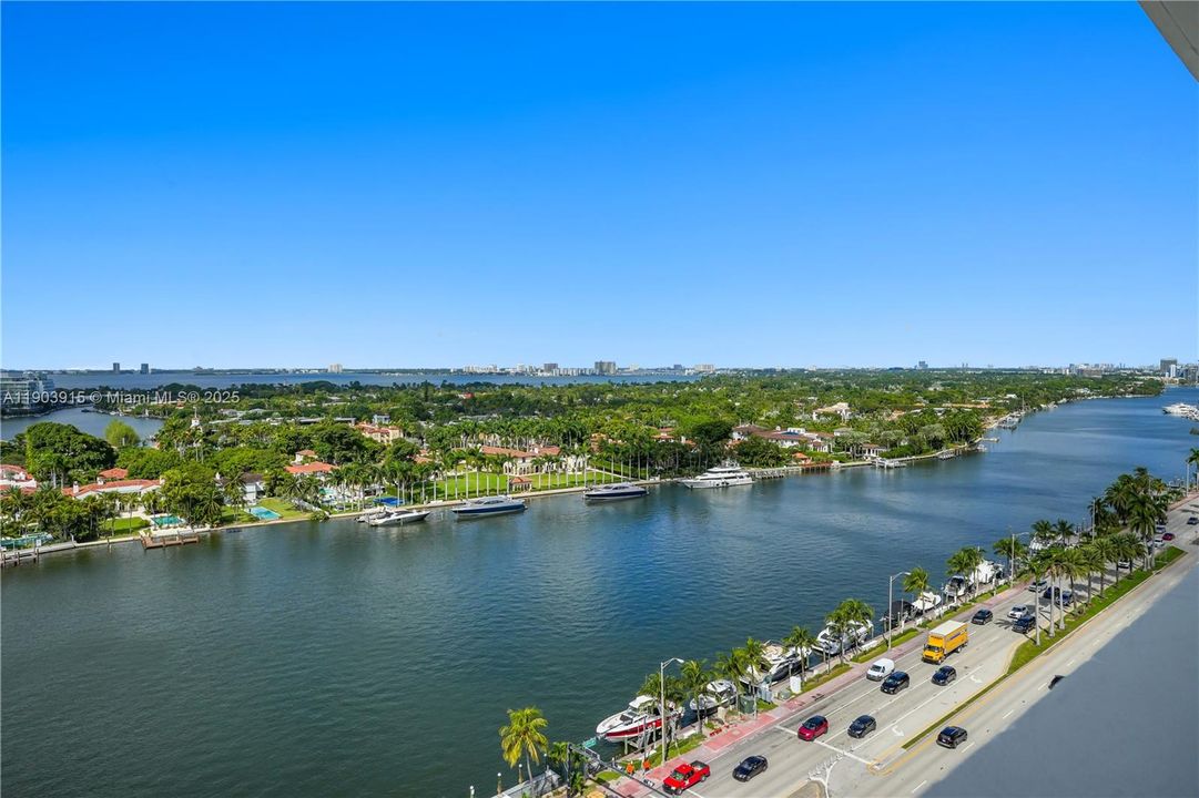 Recently Rented: $3,500 (1 beds, 1 baths, 927 Square Feet)