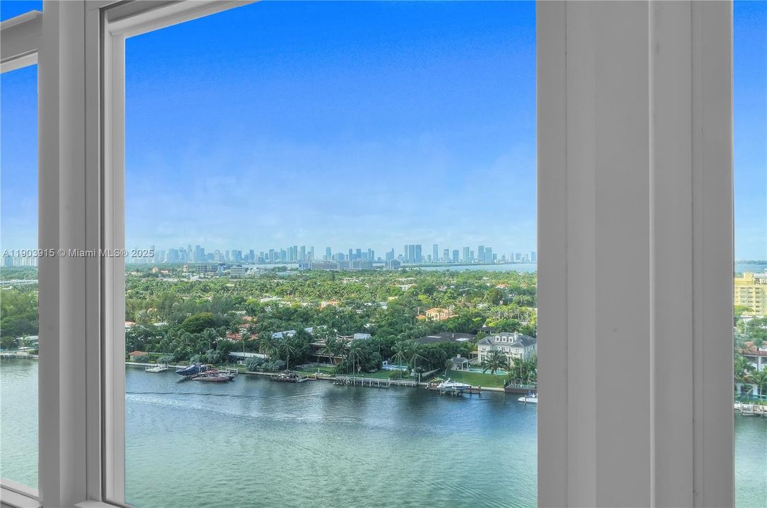 Recently Rented: $3,500 (1 beds, 1 baths, 927 Square Feet)