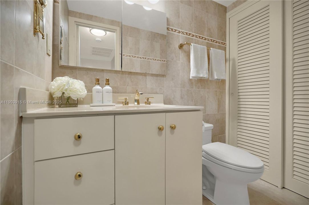 Recently Rented: $3,500 (1 beds, 1 baths, 927 Square Feet)