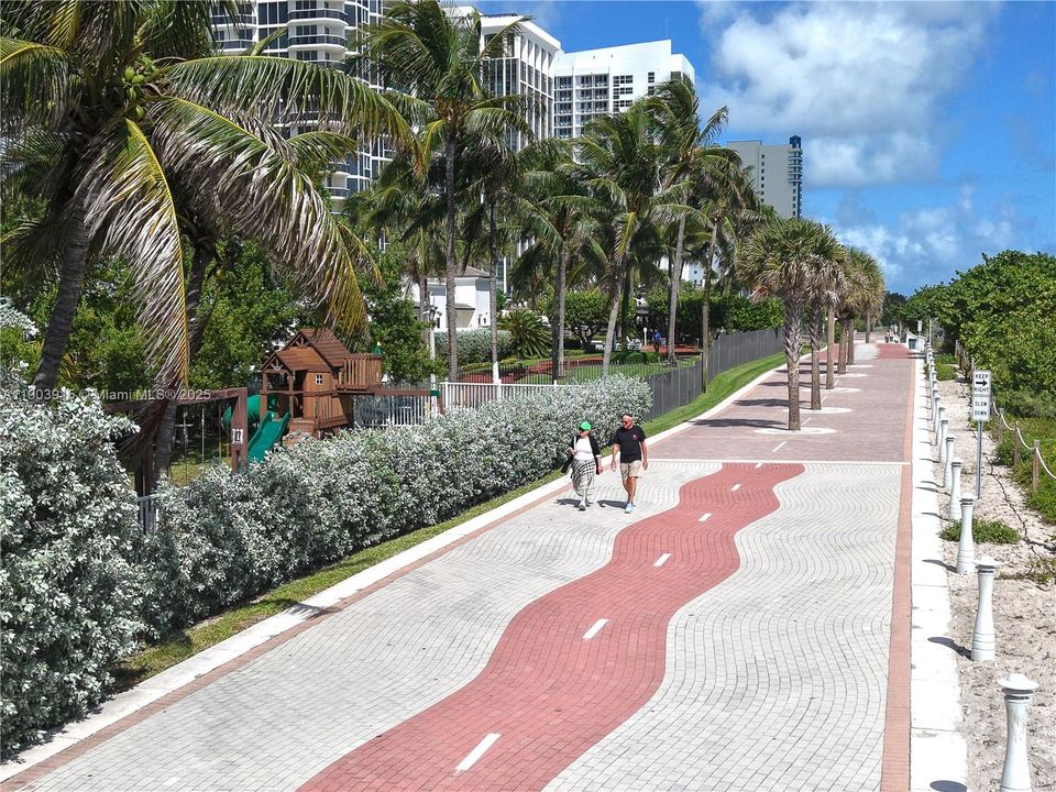 Recently Rented: $3,500 (1 beds, 1 baths, 927 Square Feet)